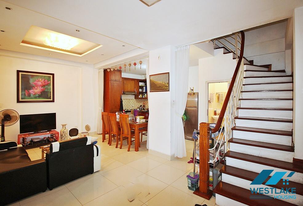 Good quality house with 3 bedroom for rent in Tay Ho, Ha Noi Good quality house with 3 bedroom for rent in Tay Ho, Ha Noi