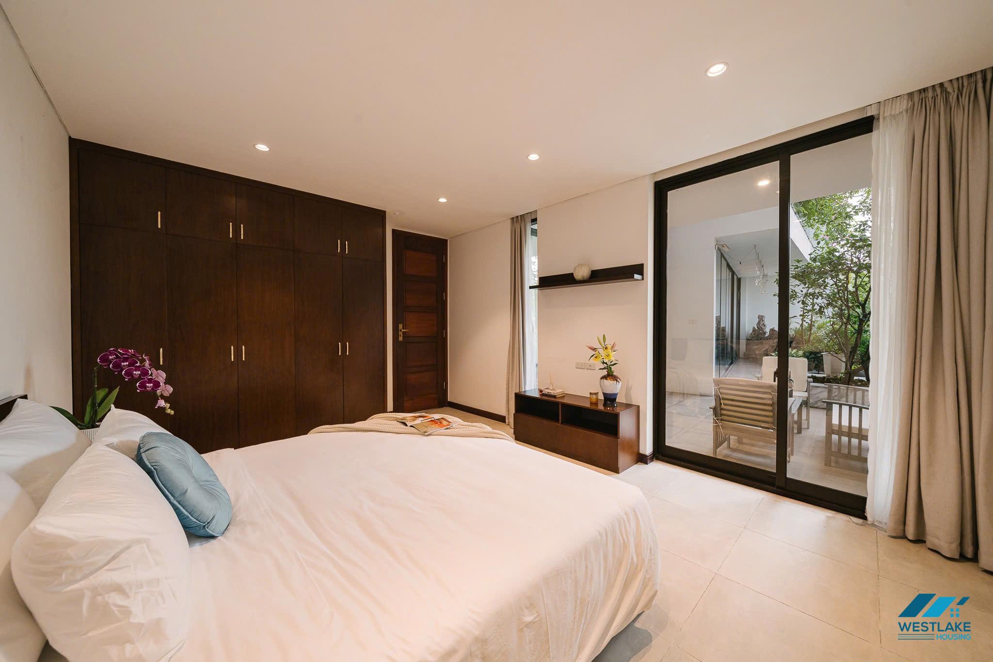 A beautiful 02 bedrooms apartment with lake view and large balcony for rent in Tay Ho, Ha Noi