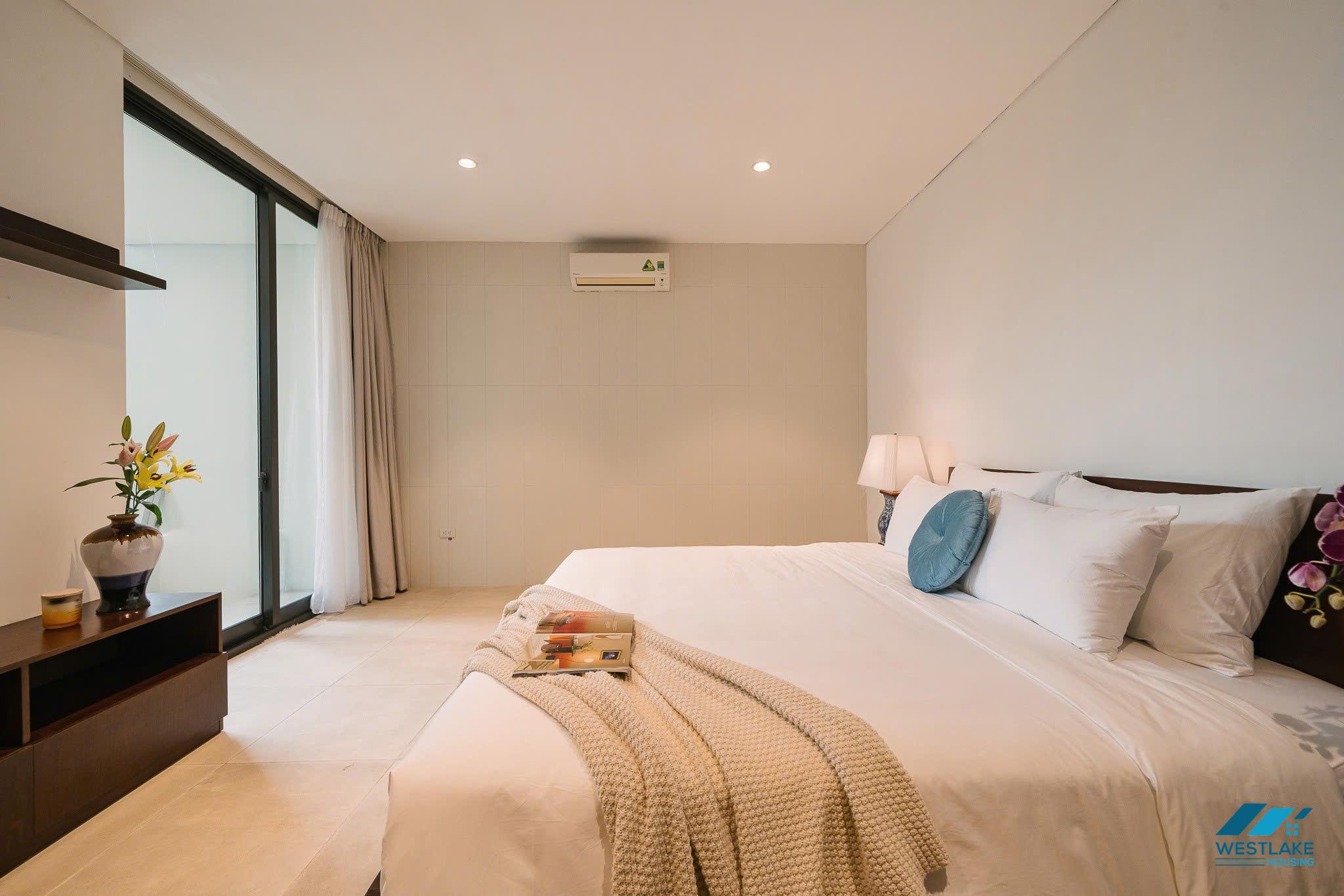 A beautiful 02 bedrooms apartment with lake view and large balcony for rent in Tay Ho, Ha Noi