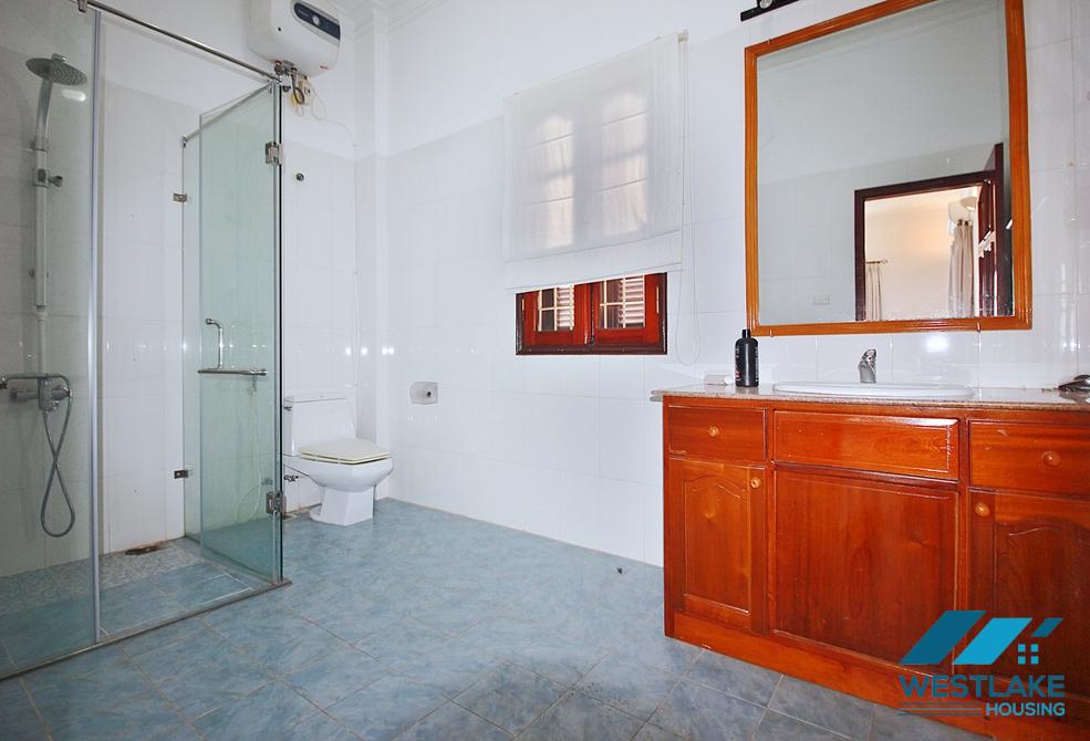 Unfurnished 4 bedrooms house with huge yard for rent in Tay Ho, Ha Noi Unfurnished 4 bedrooms house with huge yard for rent in Tay Ho, Ha Noi