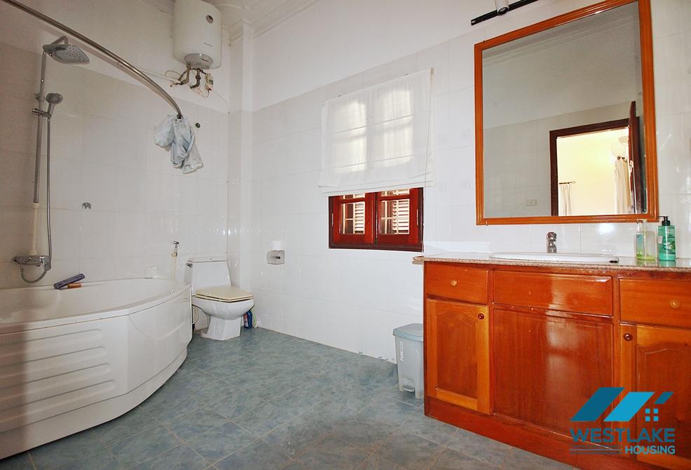 Unfurnished 4 bedrooms house with huge yard for rent in Tay Ho, Ha Noi Unfurnished 4 bedrooms house with huge yard for rent in Tay Ho, Ha Noi