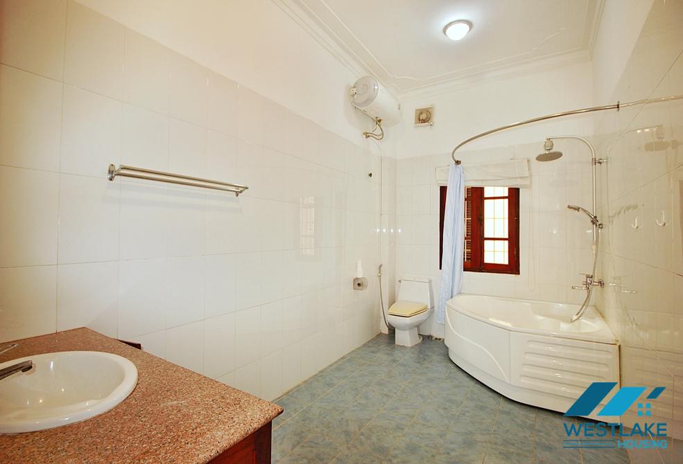 Unfurnished 4 bedrooms house with huge yard for rent in Tay Ho, Ha Noi Unfurnished 4 bedrooms house with huge yard for rent in Tay Ho, Ha Noi