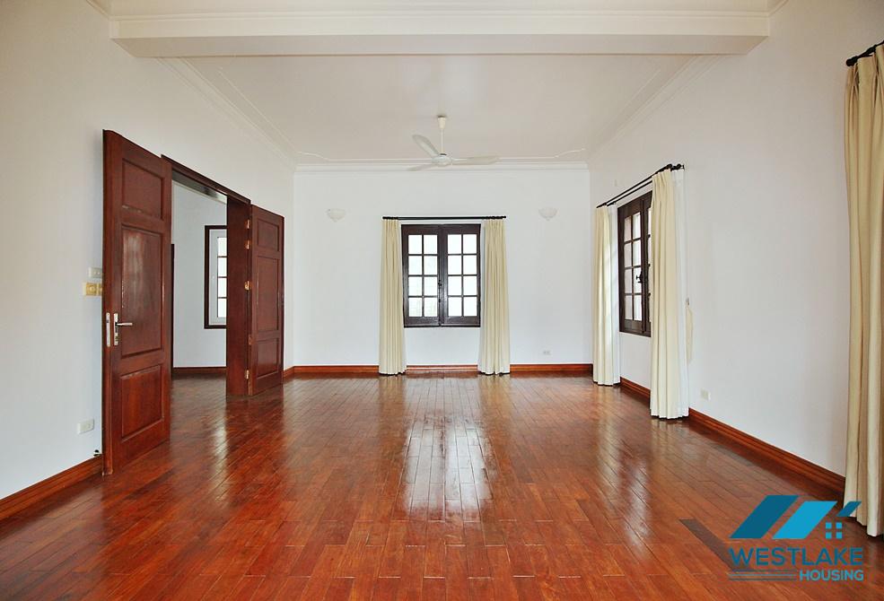 Five bedrooms with out-door pool for rent in Tay Ho, Ha Noi Five bedrooms with out-door pool for rent in Tay Ho, Ha Noi