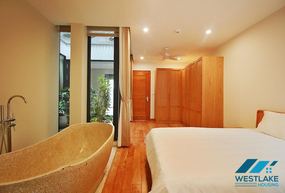Lake view and new penhouse with four bedrooms for rent in Tay Ho, Ha Noi Lake view and new penhouse with four bedrooms for rent in Tay Ho, Ha Noi