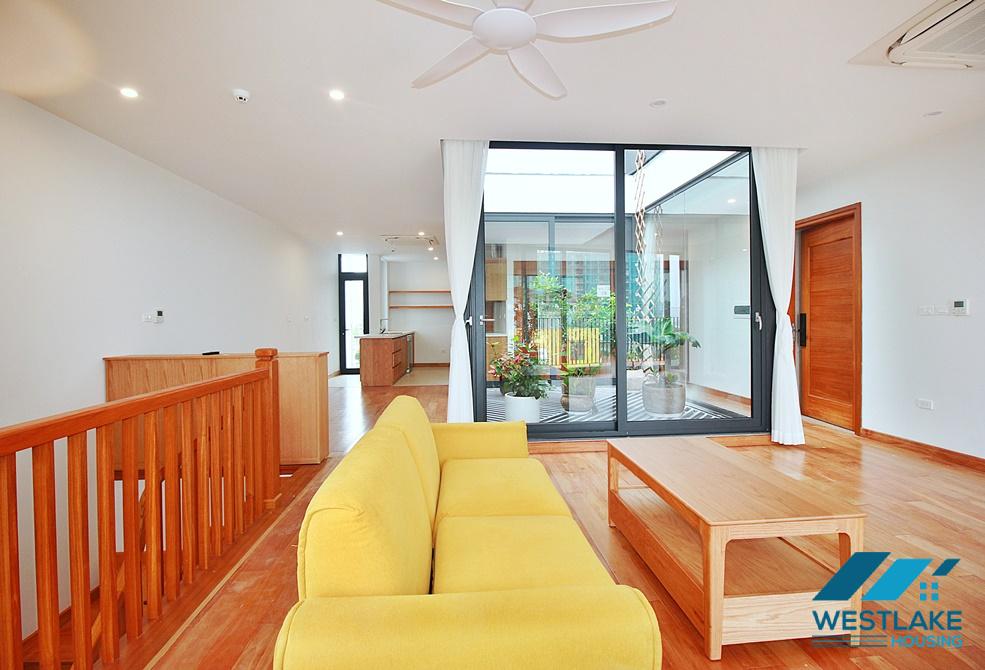 Lake view and new penhouse with four bedrooms for rent in Tay Ho, Ha Noi Lake view and new penhouse with four bedrooms for rent in Tay Ho, Ha Noi