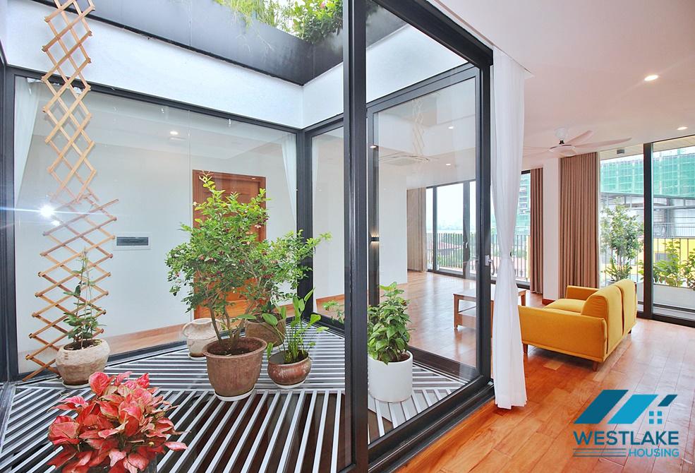 Lake view and new penhouse with four bedrooms for rent in Tay Ho, Ha Noi Lake view and new penhouse with four bedrooms for rent in Tay Ho, Ha Noi