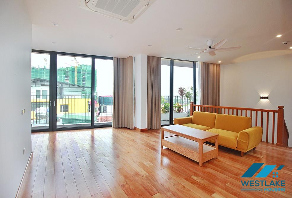 Lake view and new penhouse with four bedrooms for rent in Tay Ho, Ha Noi Lake view and new penhouse with four bedrooms for rent in Tay Ho, Ha Noi