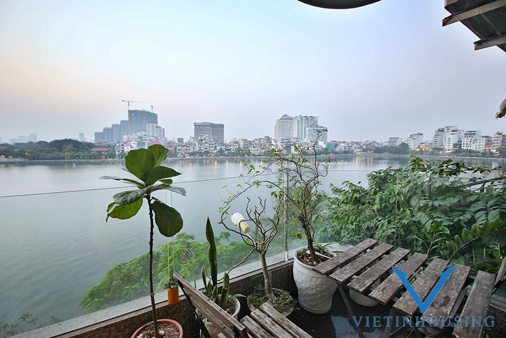 Căn Hộ Đẹp View Hồ 2 Phòng Ngủ 2 Vệ Sinh Cho Thuê Trên Phố Tư Hoa.Tây Hồ