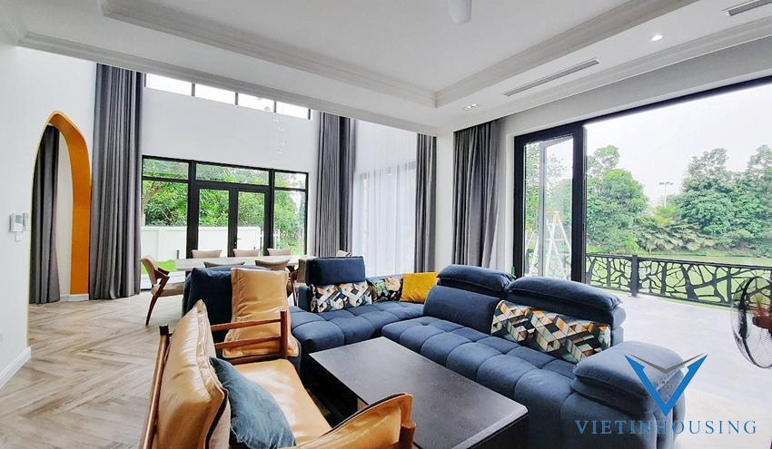 Cho thuê nhà 4 phòng ngủ tại Vinhome Riverside Long Biên