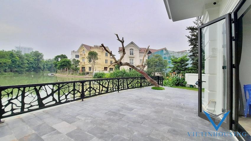 Cho thuê nhà 4 phòng ngủ tại Vinhome Riverside Long Biên