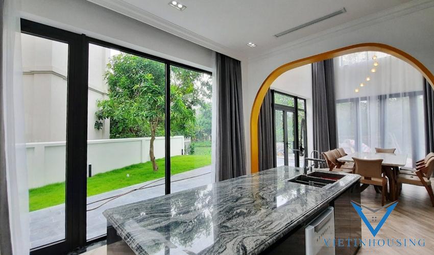 Cho thuê nhà 4 phòng ngủ tại Vinhome Riverside Long Biên