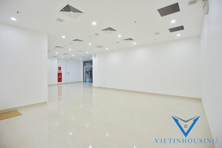 Cho Thuê Văn Phòng Rộng 170m2 Vị Trí Đẹp 1 Phòng Vệ Sinh Trên Phô Từ Hoa.Tây Hồ