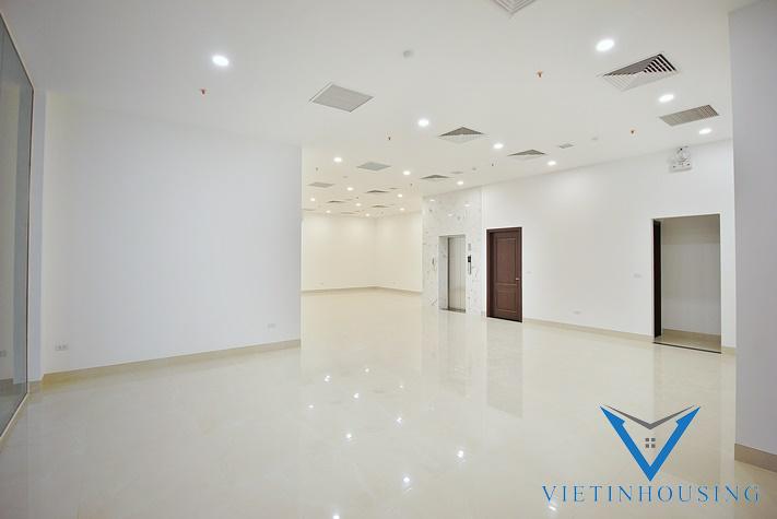 Cho Thuê Văn Phòng Rộng 170m2 Vị Trí Đẹp 1 Phòng Vệ Sinh Trên Phô Từ Hoa.Tây Hồ