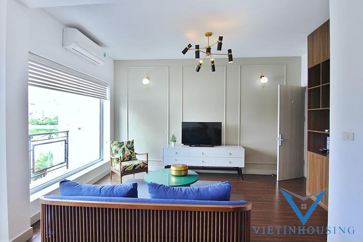 Cho Thuê Căn Hộ Duplex 2 Phòng Ngủ 2 Phòng Tắm View Hồ Trên Phố Từ Hoa.Tây Hồ