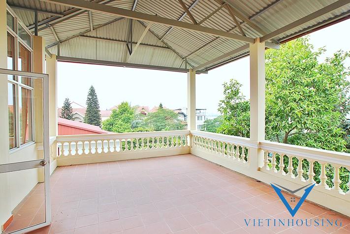 Cho Thuê Nhà Sân Vườn Rộng View Hồ 4 Phòng Ngủ 3 Phòng Tắm Tại Phố Tô Ngọc Vân.Tây Hồ