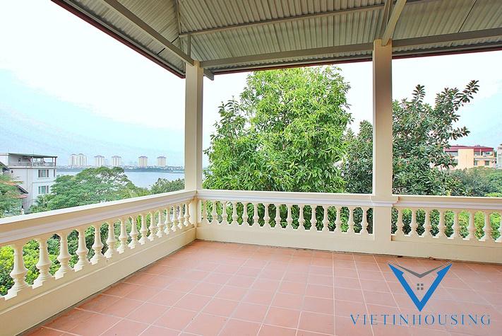 Cho Thuê Nhà Sân Vườn Rộng View Hồ 4 Phòng Ngủ 3 Phòng Tắm Tại Phố Tô Ngọc Vân.Tây Hồ