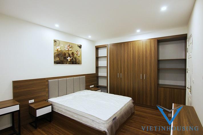 Căn Hộ Đẹp Hiện Đại View Hồ 3 Phòng Ngủ 2 Phòng Tắm Cho Thuê Tại Phố Xuân Diệu.Tây Hồ