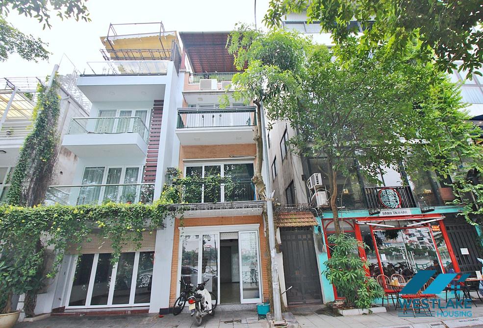 A beautifull house with lake view for rent in Tu Hoa st, Tay Ho District 