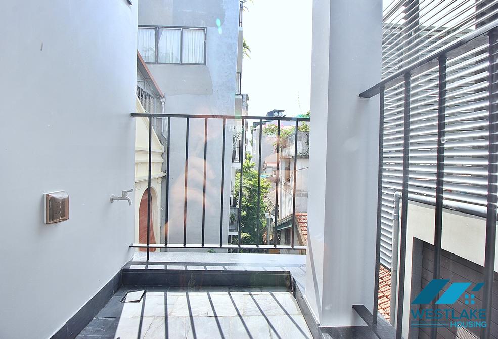 Morden 2 bedrooms with lake view for rent in Tu Hoa st, Tay Ho