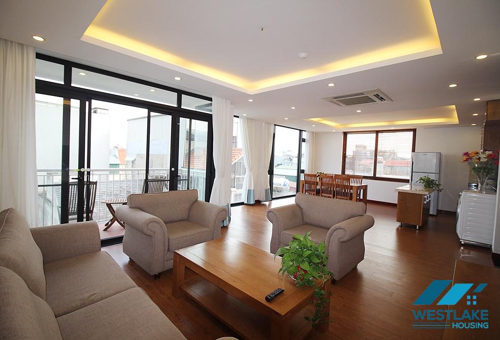 Lake view 3 bedroom apartment in Quang khanh, Tay ho