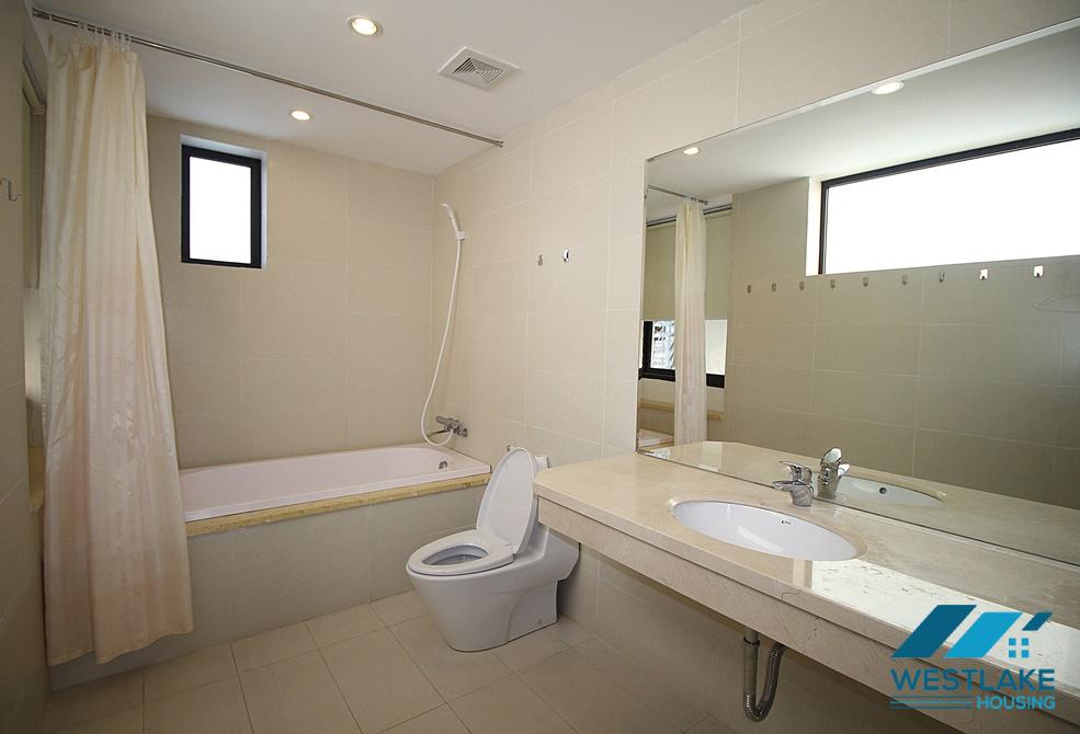 Lake view 3 bedroom apartment in Quang khanh, Tay ho