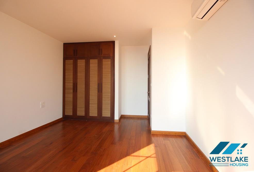 Duplex apartment with 3 bedrooms apartment for rent in Tay Ho District