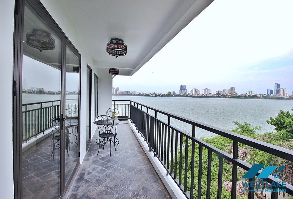 Lake view duplex 4 beds apartment for rent in Quang Khanh st, Tay Ho